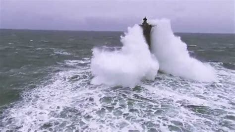 Big Waves Hitting Lighthouse Youtube