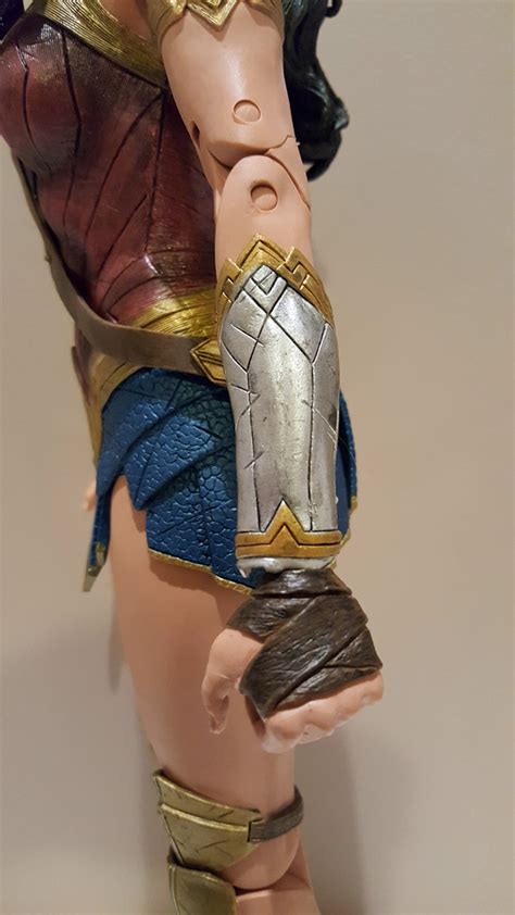 Neca Wonder Woman Ultimate Collectors 14 Scale Action Figure Review