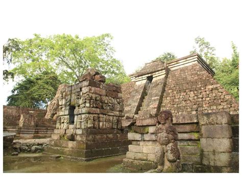 Jelajah Wisata Sejarah Candi Sukuh Yang Mirip Piramida Suku Maya Orami