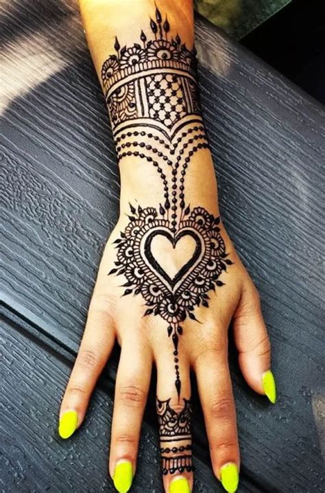 25 Magnificent Henna Cuff Designs For Inspiration Sheideas