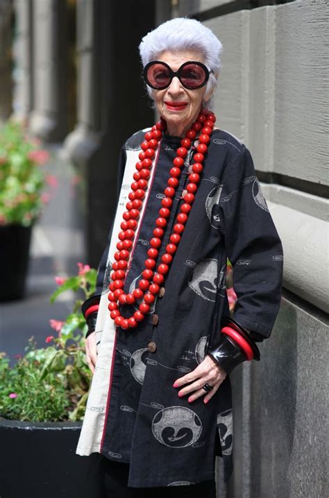 lessons from 91 year old fashion legend iris apfel ageless style ageless beauty estilo fashion