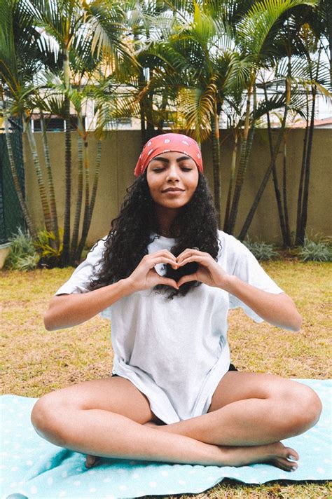 Eu quero te dizer vou te amar até amanhã vou fazer valer tua vida a cada 24 horas o amor bateu à porta. Pin de off em any | Garotas, Amigas meninas, Patroa