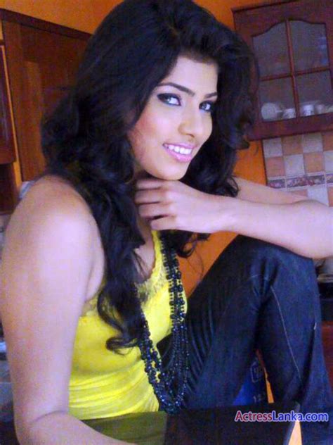 Actress And Models Ruchini Tanasha Sri Lankan Beautiful