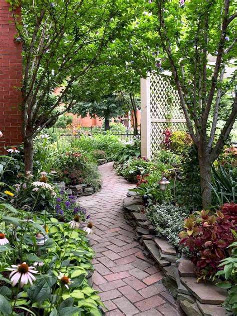 40 Different Garden Pathway Ideas