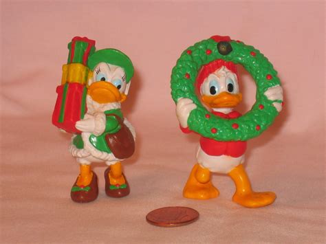 Disney Donald Duck And Daisy Duck Christmas Time Pvc Figure By Applause