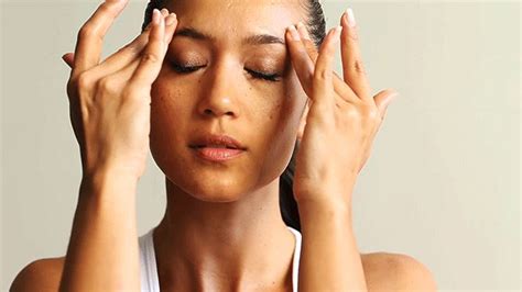 How To Do A Shiatsu Facial Massage Beauticate Facial Massage Different Eyeliner Looks