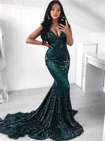 Emerald Green Sequined V Neck Trumpetmermaid Sweep Train Prom Dresses