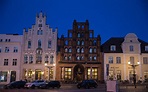 Wismar bei Nacht Foto & Bild | deutschland, europe, mecklenburg ...