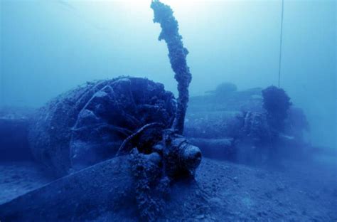 Sunken Ships Planes And Magical Caves Diving Around Vis Scuba