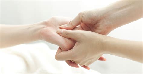 Massage Des Mains Une Nécessité Pour Allier Santé Et Bien être Laboratoires Bimont