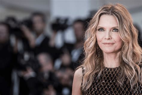 Michelle Pfeiffer Net Worth 2020 Biography Career And Social Media
