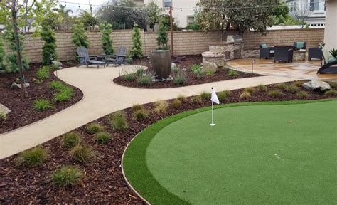 The 2 Minute Gardener Photo Putting Green And Seating Area