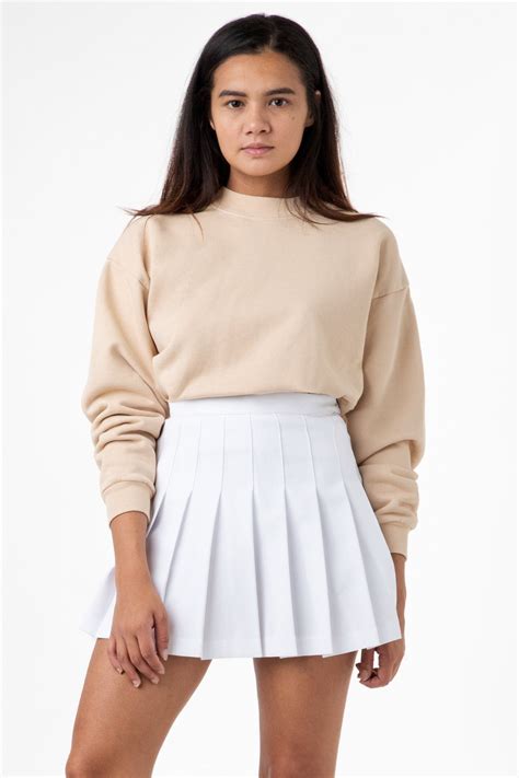 Nike tennis skirt with crop top. Bruna is 5'3 wearing size S | White tennis skirt, Tennis skirt outfit, Tennis skirt