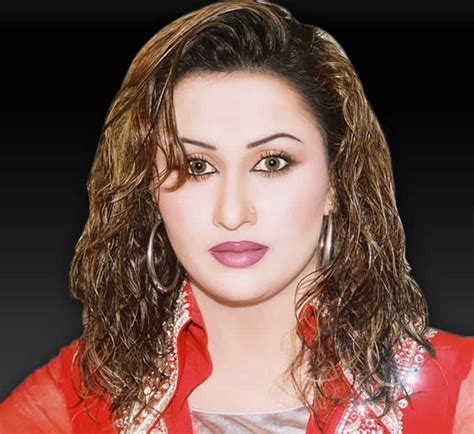Nargis Pakistani Actress Biography And Hot Pictures