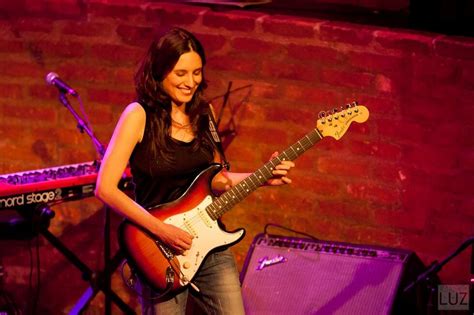 Tatiana Pará Lança O Primeiro Disco Solo Guitarload