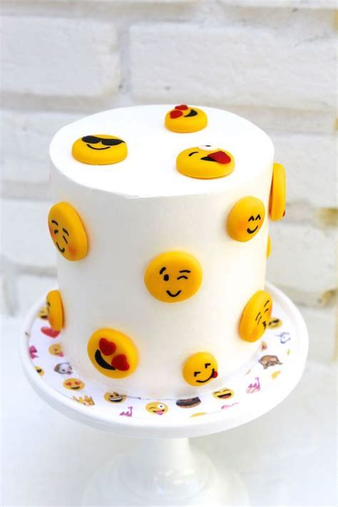 Las Tortas Más Divertidas De Emojis Emoji Cake Emoji Birthday Cake Party Cakes