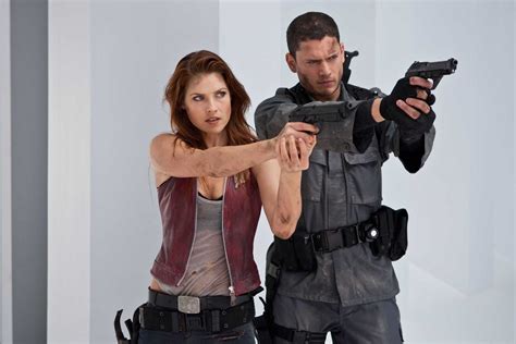 Claire Redfield With Her Brother Chris Redfield Resident Evil