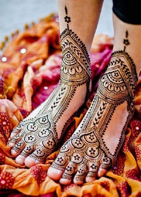 Top 30 Simple Mehandi Designs This Season For Indian Bride