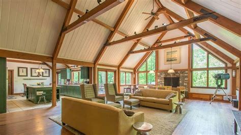 The shrine would basically have the same pattern as your walls, though using one glowstone for each wall (not visible from down below at any. 3 Tips for Lighting Your Vaulted Ceiling | Yankee barn ...