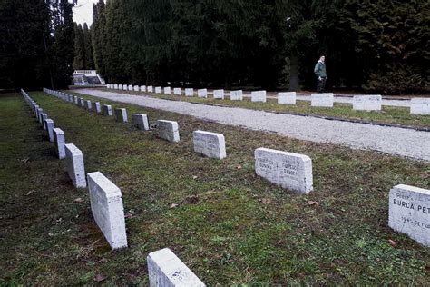 Cimitirul Militar Din Slovacia Locul De Veci A 10348 De Militari Romani