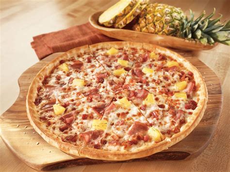 Pan pizzas are tastier even when cooked at home in a regular oven. What Are Pizza Hut's Different Crust Types? | Topsy Tasty
