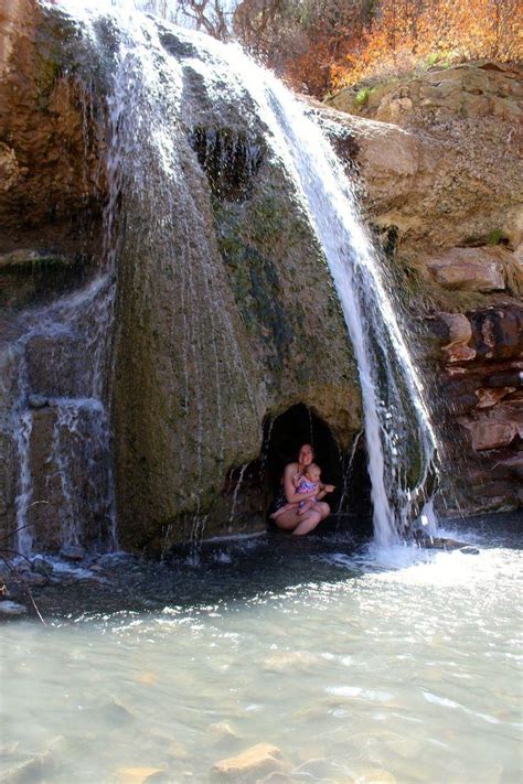 The 5 Most Unique Waterfalls In Utah Wanderookie 2637006 Weddbook