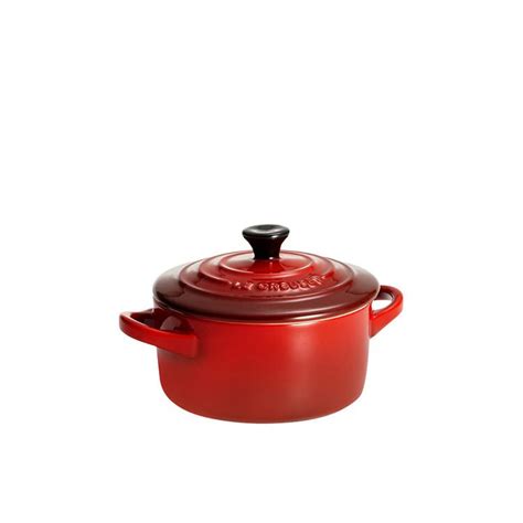 This is due to its long lasting material, namely cast iron pots which means that le creuset sales for uk and us are always when a sale is available, you can visit the le creuset website here for official sales. Le Creuset Mini Cocotte 10cm Cerise - On Sale Now!