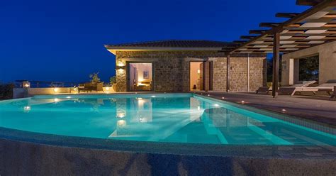 10 Best Villas In Greece For An Exotic Affair On The Island
