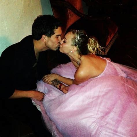 Kaley Cuoco Marries Ryan Sweeting In Pink Vera Wang Dress
