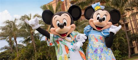 Mickey Mouse And Minnie Mouse Are Filled With Hawaiian Spirit When They