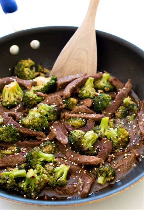 Make it and eat it throughout the week! Easy 20 Minute Beef and Broccoli