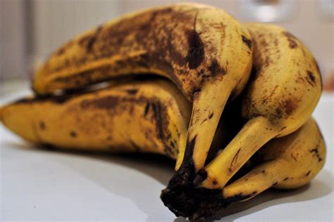 9 Things Will Happen When You Eat Black Spotted Bananas