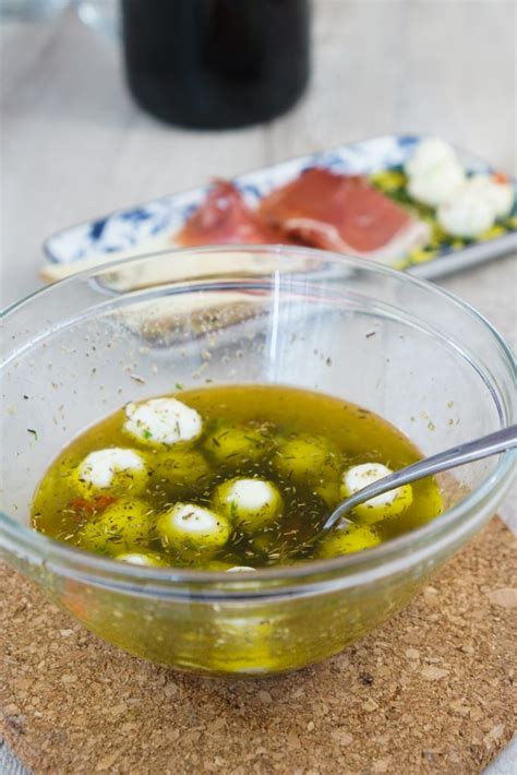 Olive Oil And Garlic Mozzarella Balls The Cookware Geek