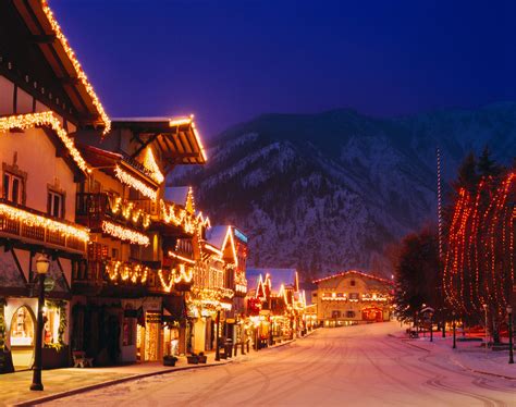 15 American Towns That Host The Best Christmas