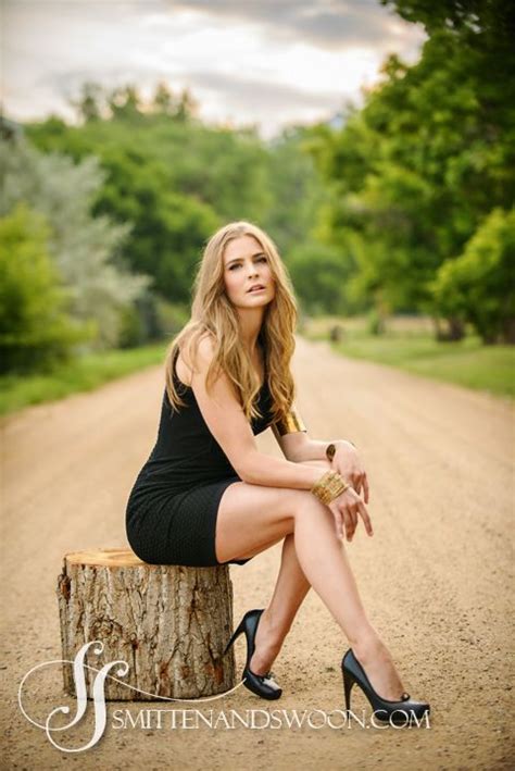 Blog Boulder Colorado Portrait Photography Smitten And Swoon Senior Girl Poses Photography