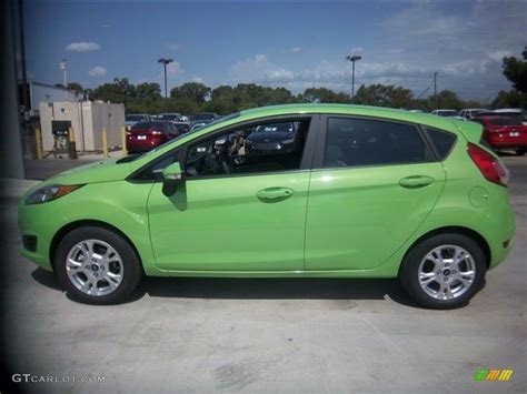 Green Envy 2014 Ford Fiesta Se Hatchback Exterior Photo 84726181