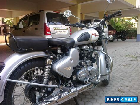 Both the classic 350 and the classic 500 feature the new unit construction engine in their 350cc and 500cc variants respectively. Silver Royal Enfield Classic 350 Picture 4. Album ID is ...