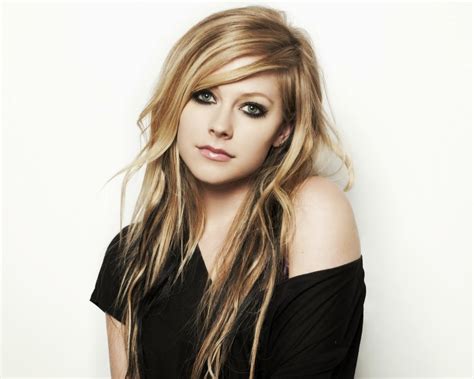 Profil Dan Biodata Avril Lavigne Terbaru