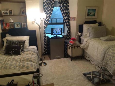 Useful And More Space Saving Dorm Room Design Ideas