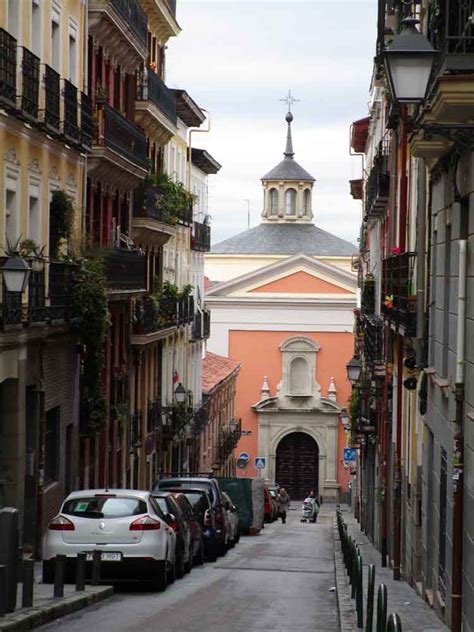 This magic of this cuisine is the exceptional preparation — fresh, simple ingredients paired with unique herbs and seasonings for a taste that's anything but simple Iglesia de San Lorenzo en el centro Lavapiés | Rutas Pangea