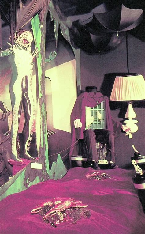 When Salvador Dalí Created A Surrealist Funhouse At New York Worlds