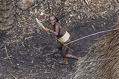 Incredible Photos Of An Uncontacted Amazon Tribe That Doesnt Know Our