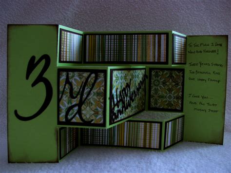 They can be made in a variety of different sizes with slight variations to the measurements of each tier to give different looks. This Scrapper's Corner: Tri-fold cards - (tutorial)