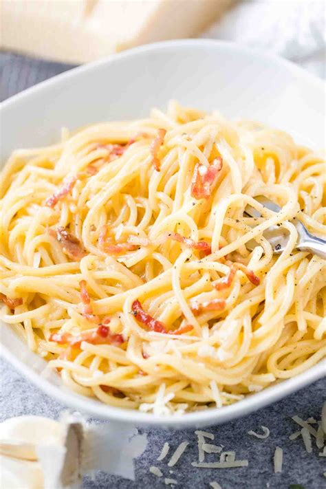 Pasta Carbonara Easy Classic Carbonara Sauce Recipe Plated Cravings