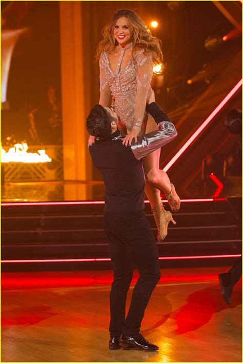 Hannah Brown Earns Her First Perfect Score On Dwts Finale And Then