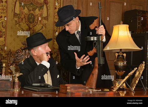 Gangsters Table Hi Res Stock Photography And Images Alamy