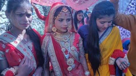 Wedding Jaimala Varmala Pahadi Ceremony Indian Marriage Traditions