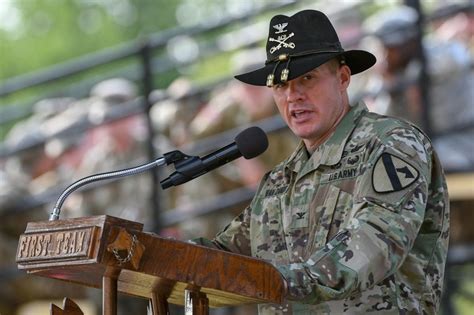 Fort Hoods 1st Air Cavalry Brigade Gets A New Commander