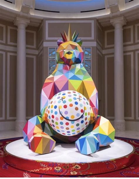 Smiling King Bear By Okudart At The Wynn Plaza Rotunda Wynn Las