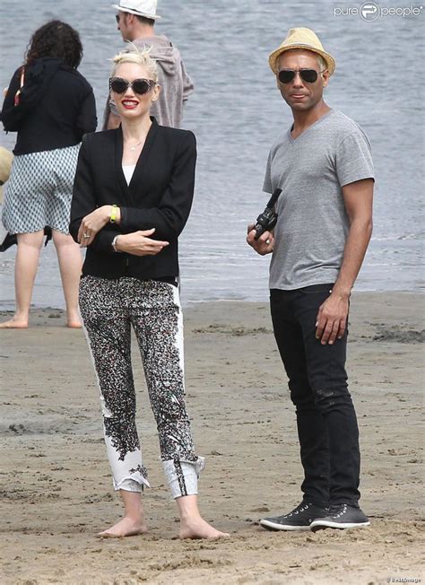 Gwen Stefani et Tony Kanal de No Doubt sur la plage à Los Angeles le 20